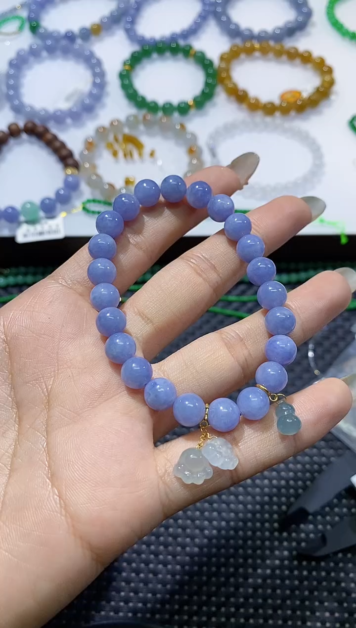 散珠翡翠猫**?卡8手串