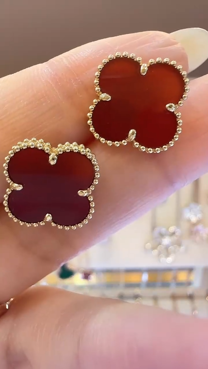 玛瑙/玉髓耳钉18K金镶嵌耳钉