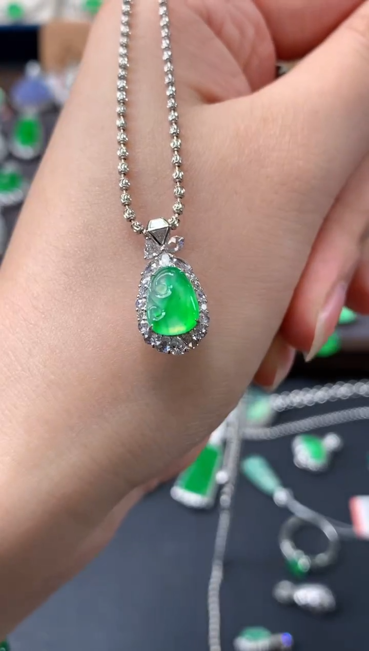 吊坠(不含链)18K金镶嵌翡翠A391|18800