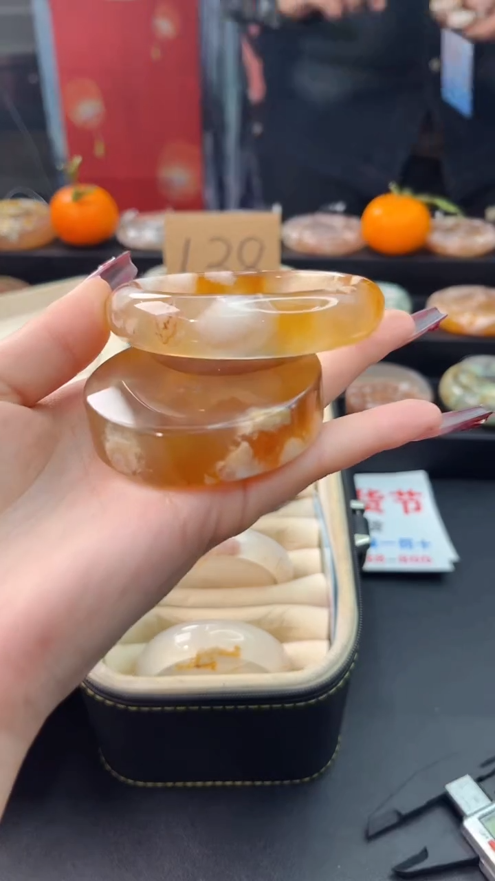 【闪购商品】石英质玉手镯未镶嵌赠送镯心（58圈口）