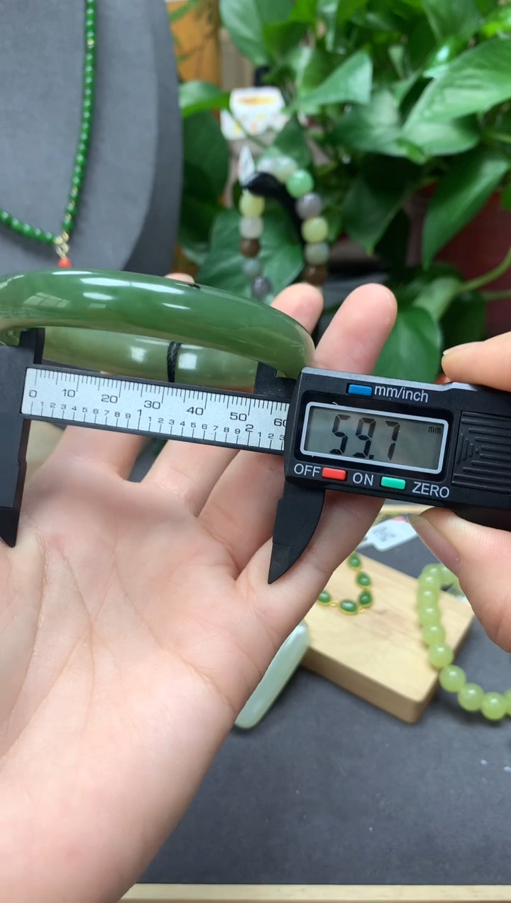 【闪购商品】和田玉手镯未镶嵌sj