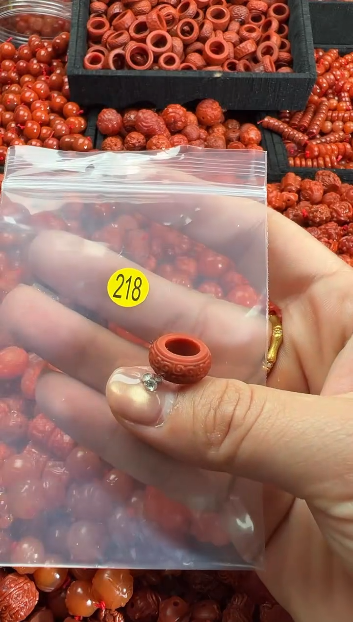 【闪购商品】南红玛瑙未镶嵌颈饰1