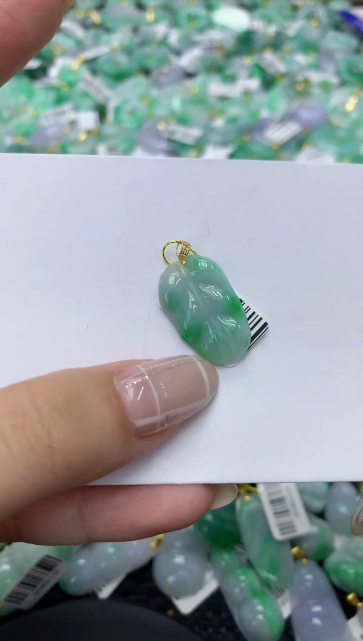 翡翠18K金镶嵌颈饰天然缅甸翡翠A货