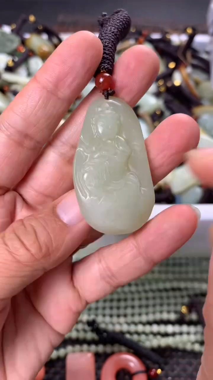 【闪购商品】和田玉颈饰未镶嵌多样性发货没有证书拍一发一有瑕