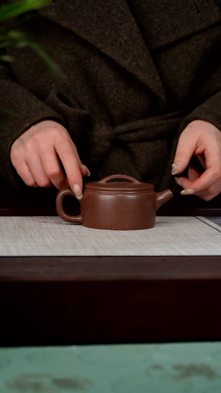 【闪购商品】宜兴原矿紫砂壶茶壶150C