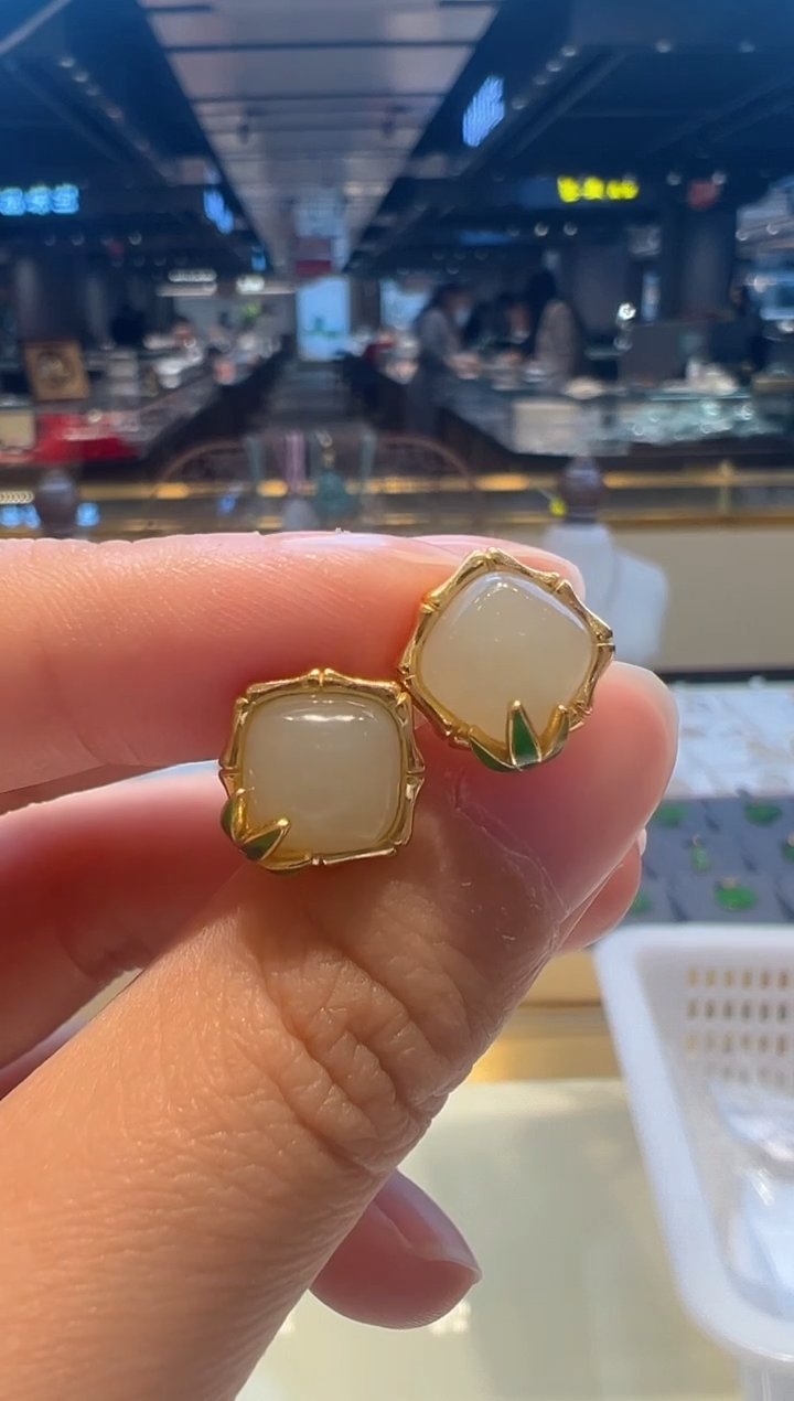 【闪购商品】和田玉耳饰银S925镶嵌48