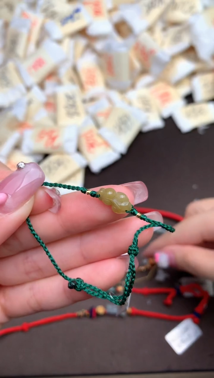 【闪购商品】翡翠手绳未镶嵌 — 
