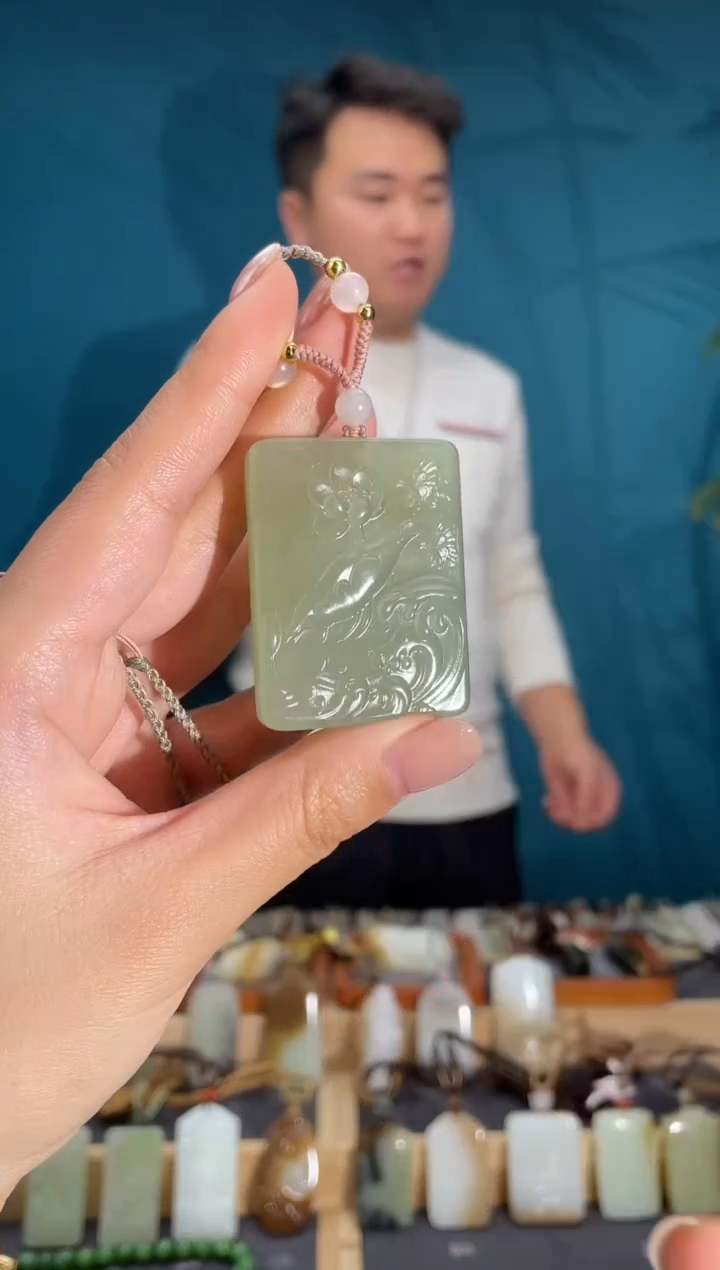 颈饰未镶嵌和田玉1