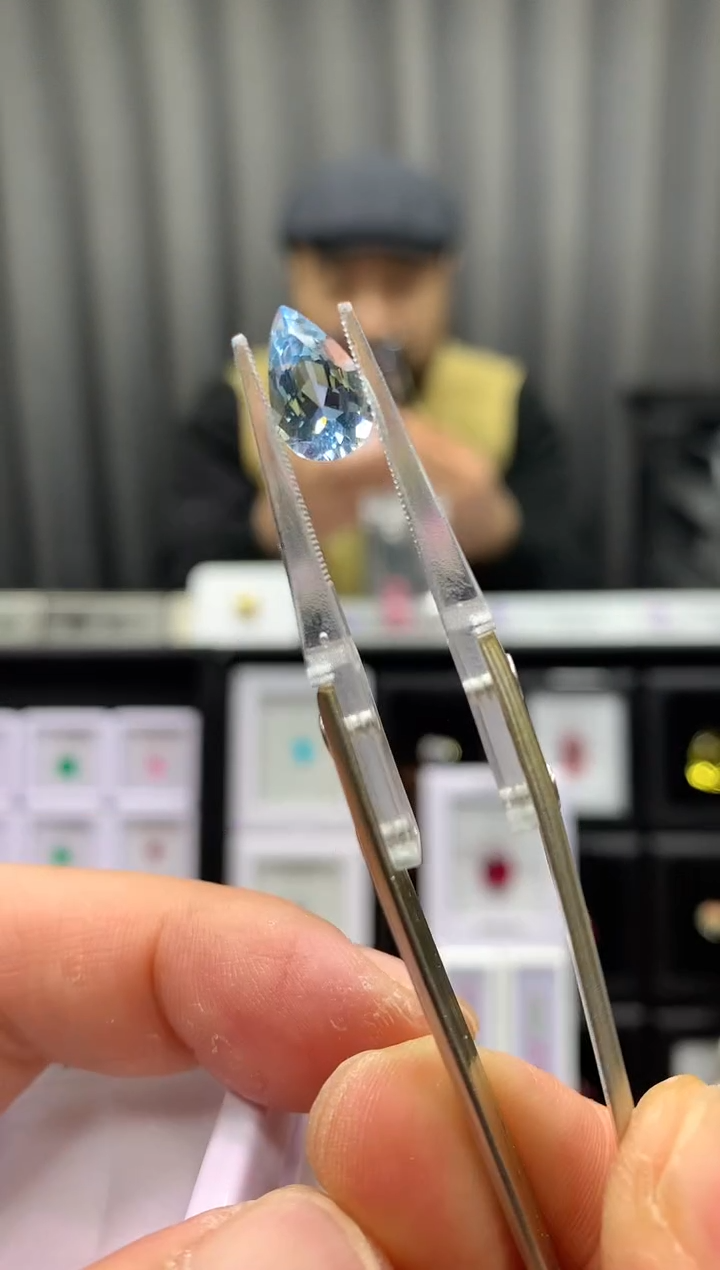 【闪购商品】海蓝宝石笔搁未镶嵌1.82ct 62