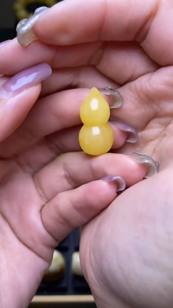 【闪购商品】琥珀裸石未镶嵌葵.110