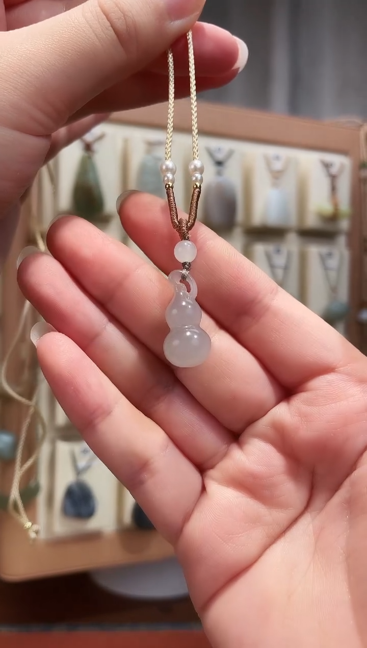 颈饰未镶嵌和田玉青海料和田玉小葫芦吊坠