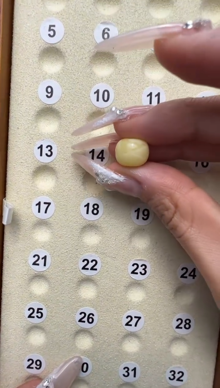 【闪购商品】蜜蜡裸石未镶嵌俄料全品11.5*9.4mm0.798克