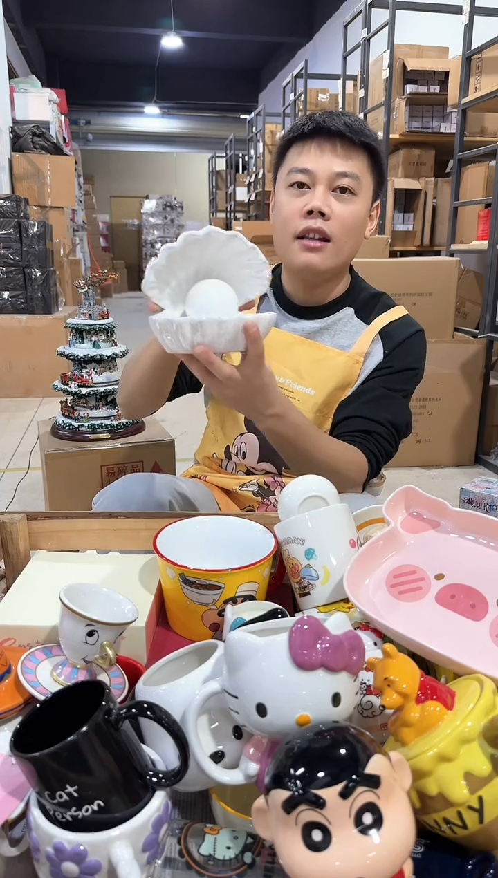 瓷片白色贝壳带灯摆件