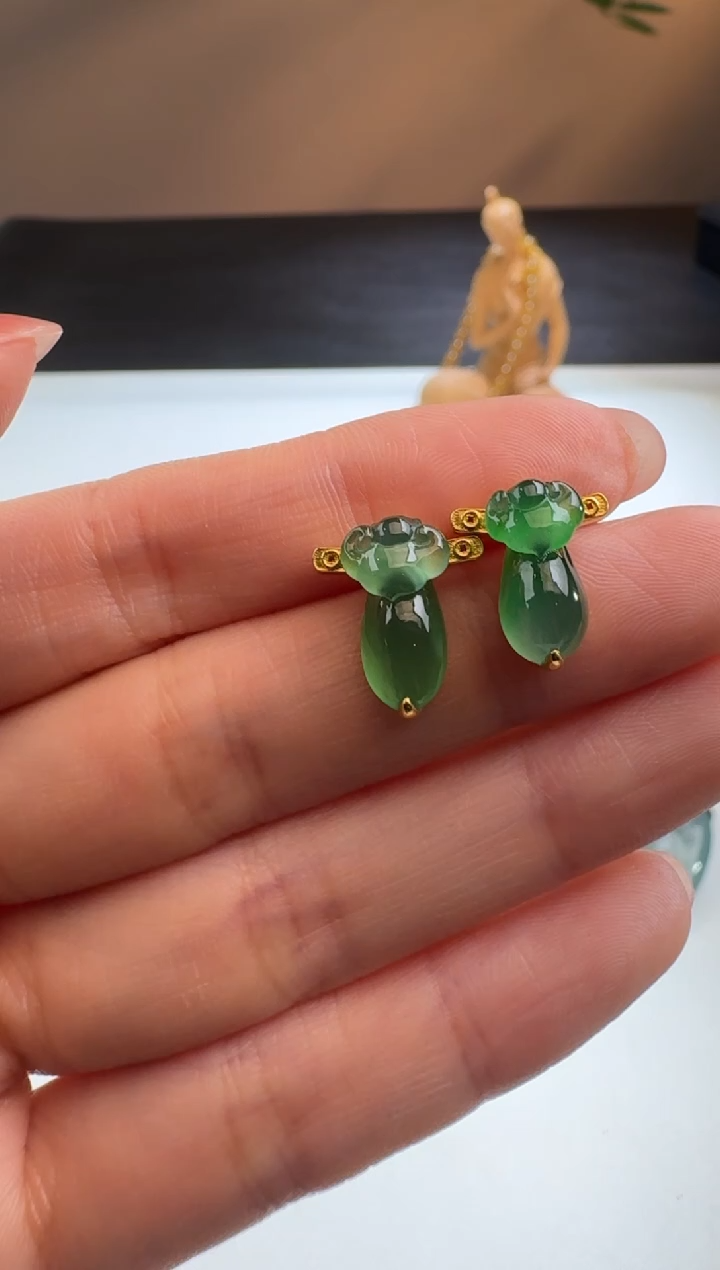 【闪购商品】翡翠颈饰18K金镶嵌雅