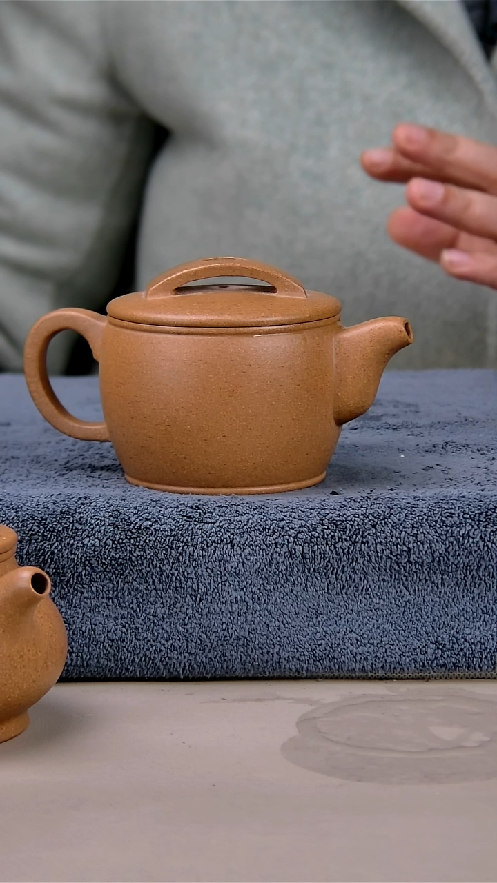 【闪购商品】紫砂茶壶汉娃 梨皮黄段170