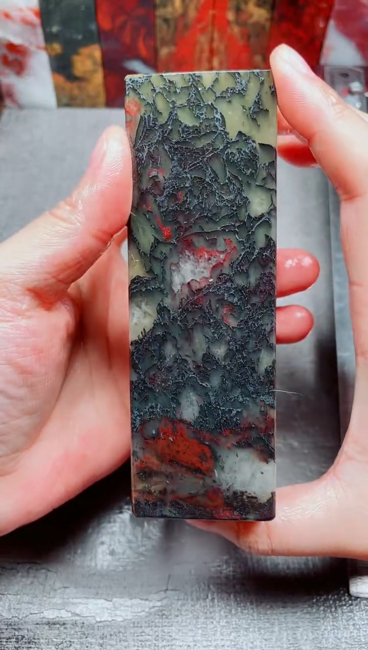 玉桂林鸡血玉素章玉化飘丝18