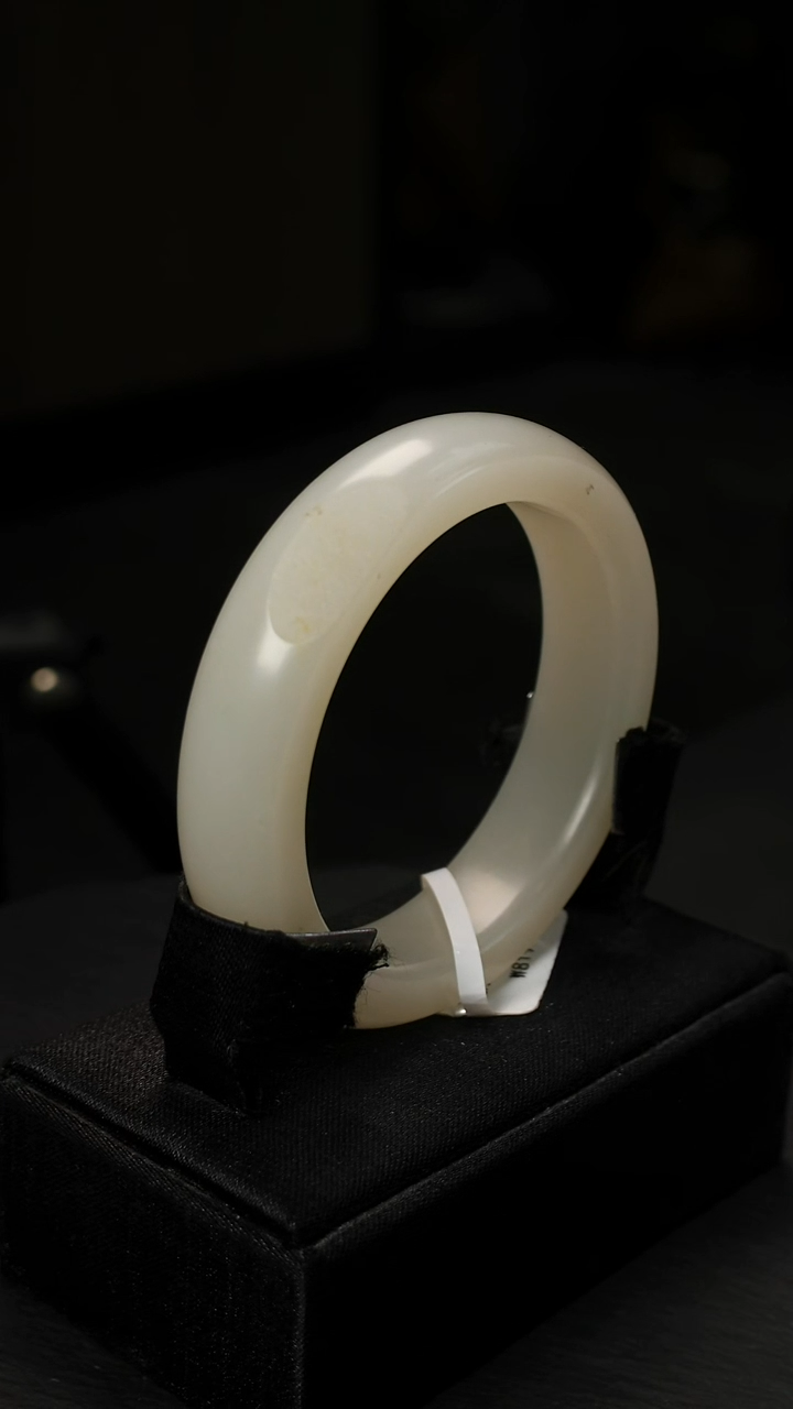 未镶嵌手镯和田玉洒金皮白玉手镯53.5圈