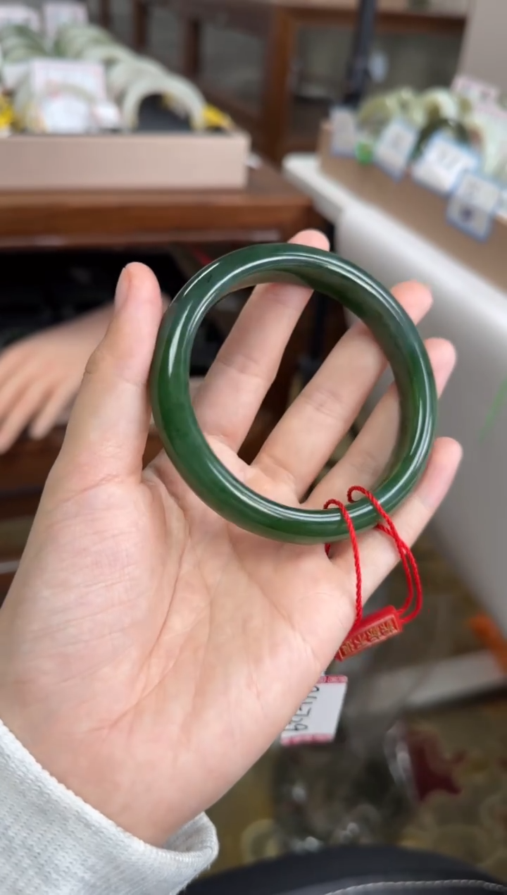 未镶嵌手镯和田玉60