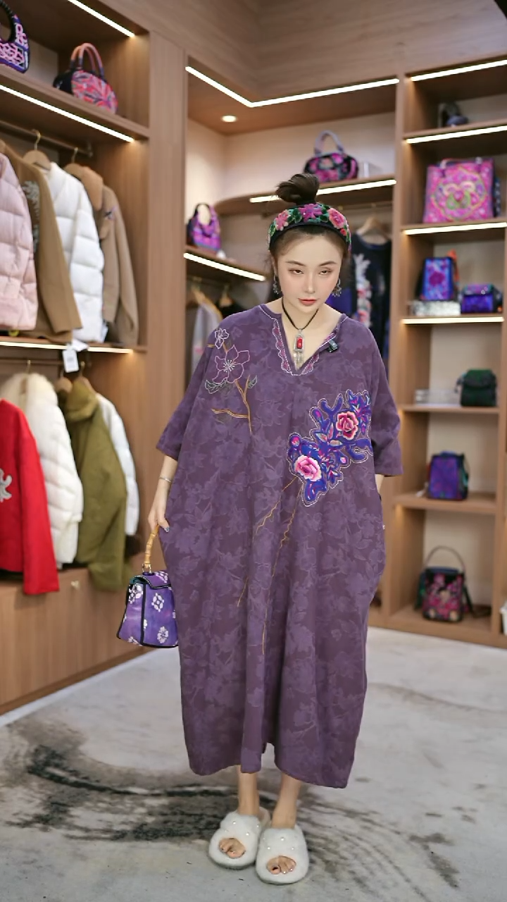 织绣L76黔东南苗族刺绣   裙子