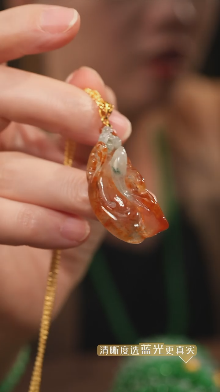 翡翠18K金镶嵌吊坠(不含链)冰红翡翠锦鲤吊坠