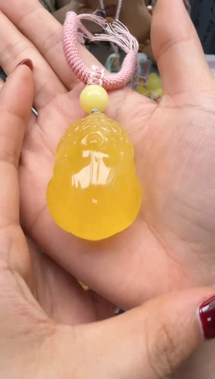 裸石琥珀未镶嵌如图