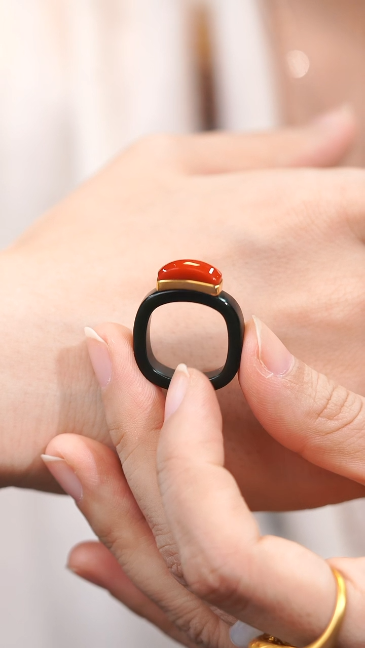 18K金镶嵌南红玛瑙戒指四*LM09