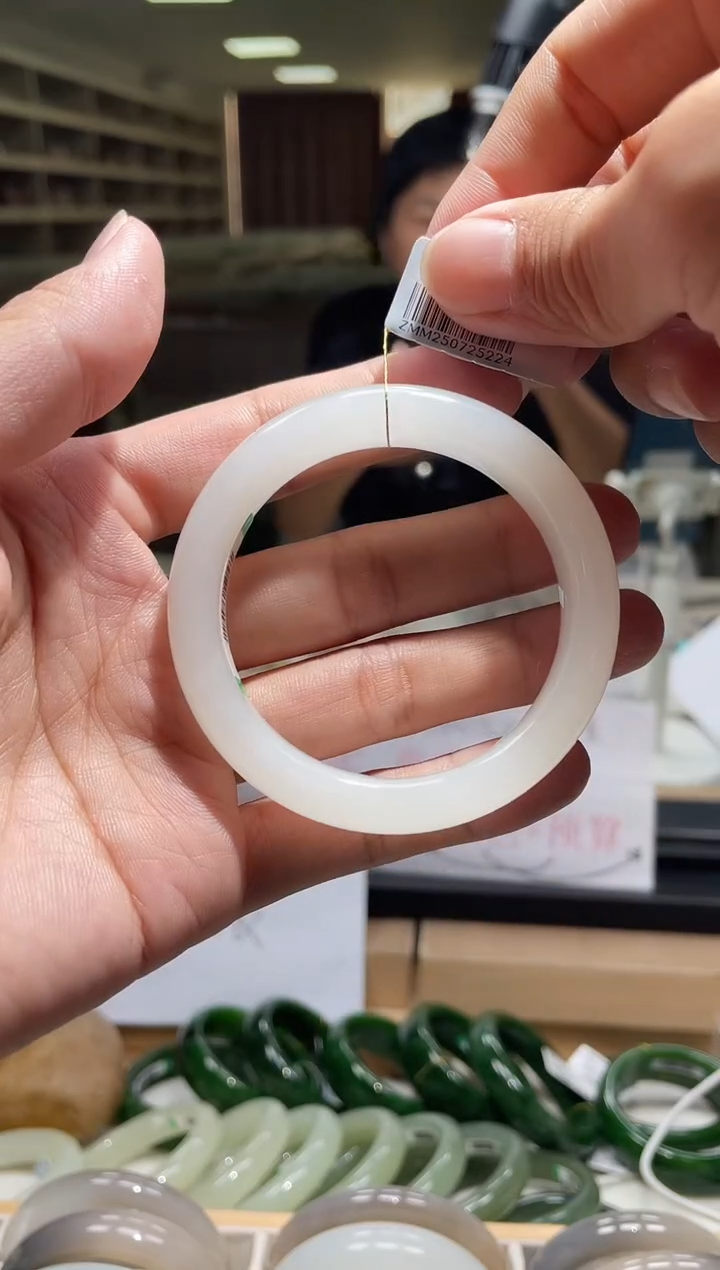 未镶嵌手镯和田玉51-52圈口 5224