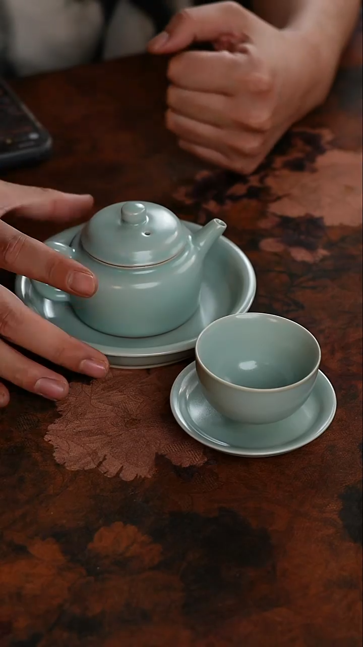 北溪堂德种壶配聆云杯-天青色