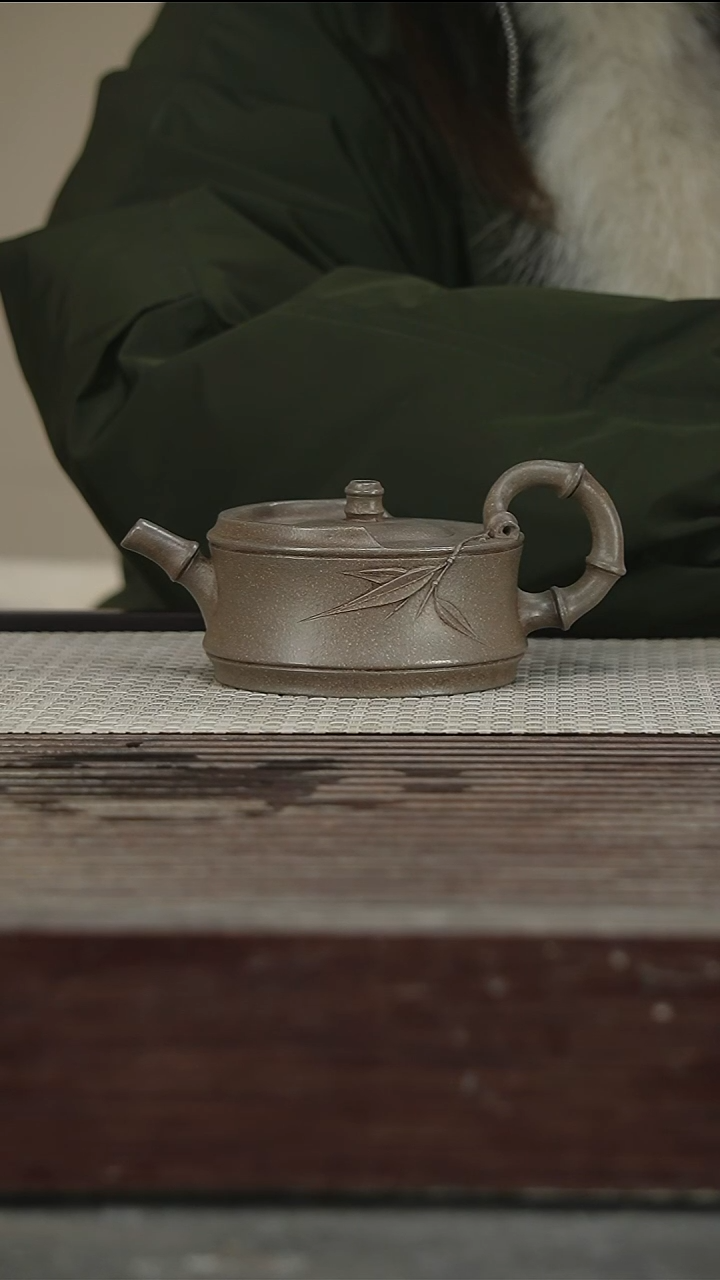 茶壶紫砂76号180CC