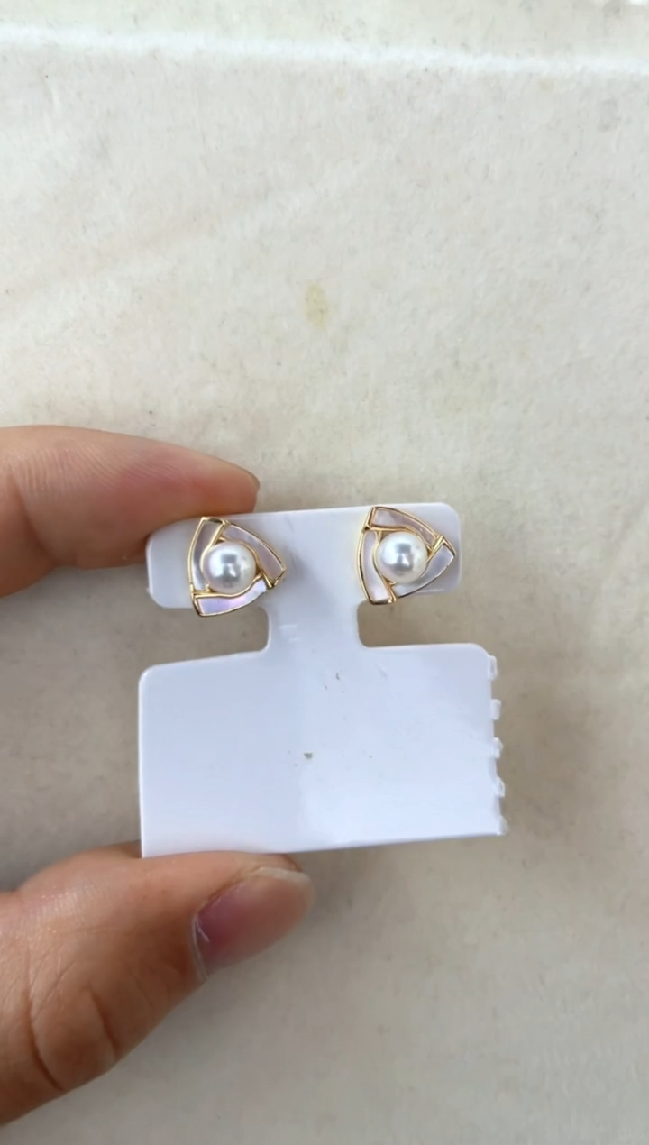 【闪购商品】银S925镶嵌海水珍珠耳饰耳钉