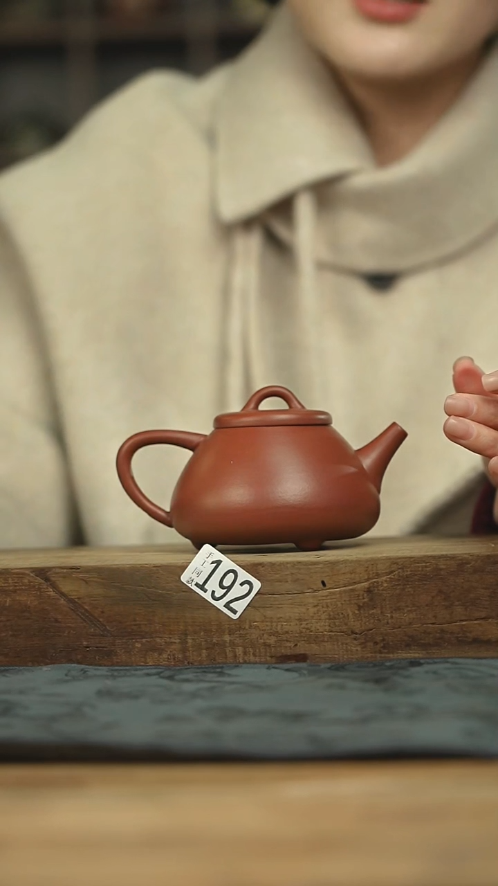 设计师手作款 紫砂小茶壶