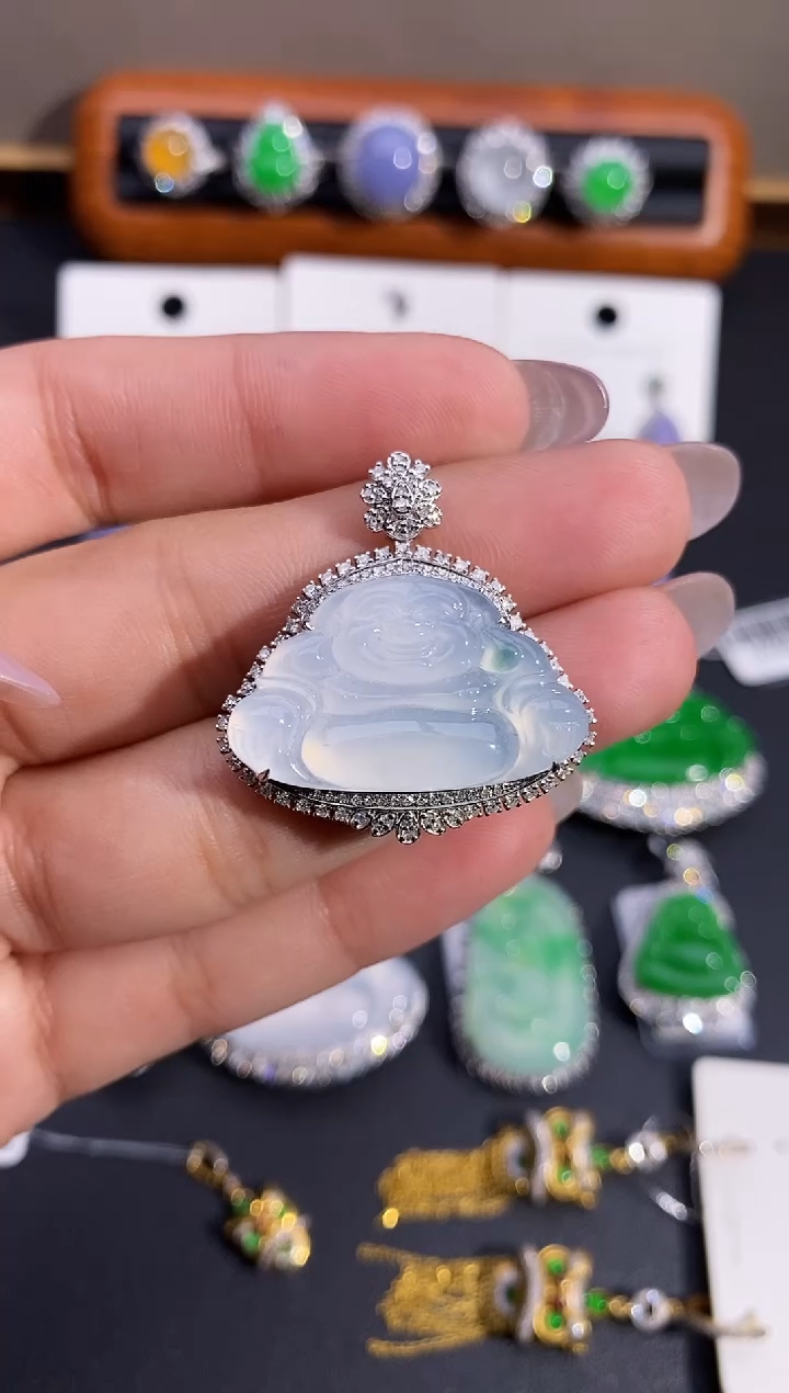 【闪购商品】翡翠颈饰18K金镶嵌吊坠