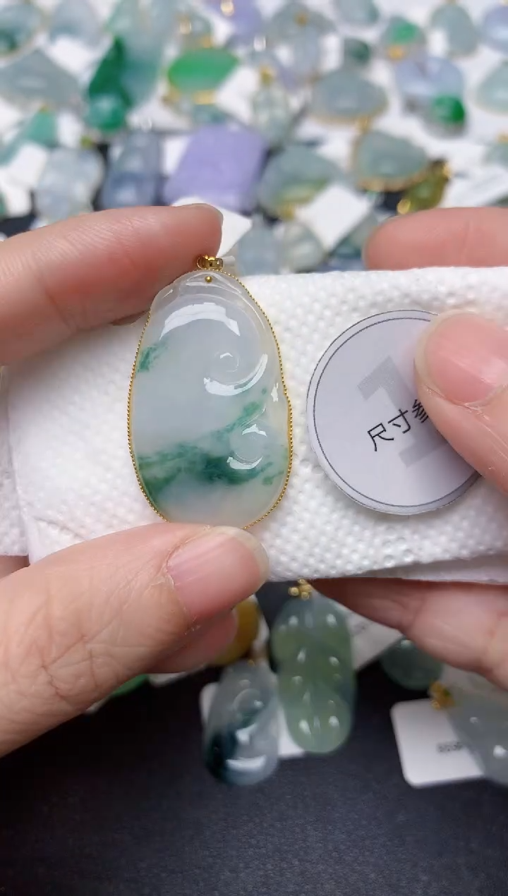 颈饰18K金镶嵌翡翠天然缅甸A货翡翠