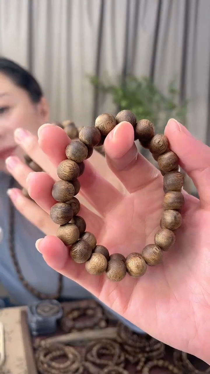 沉香手串天然沉香，假一赔四，多样性发其一