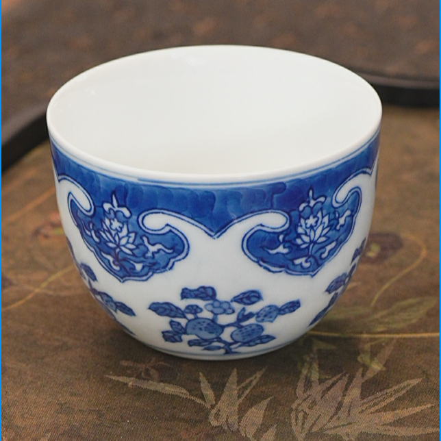 景德镇陶瓷云肩三果缸杯