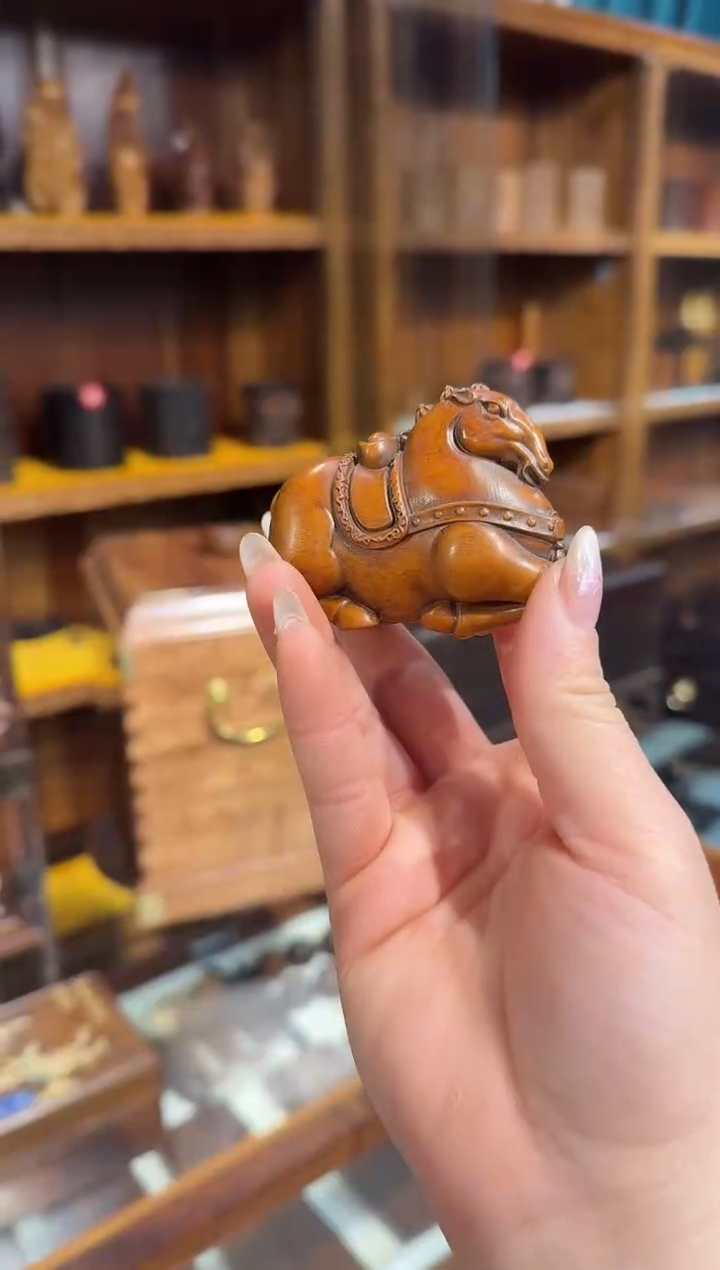 【闪购商品】木木艺黄杨木马上有钱手把件68.888