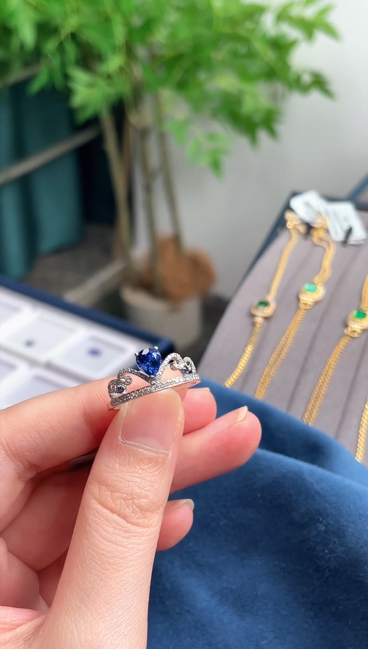 【闪购商品】蓝宝石戒指18K金镶嵌戒指