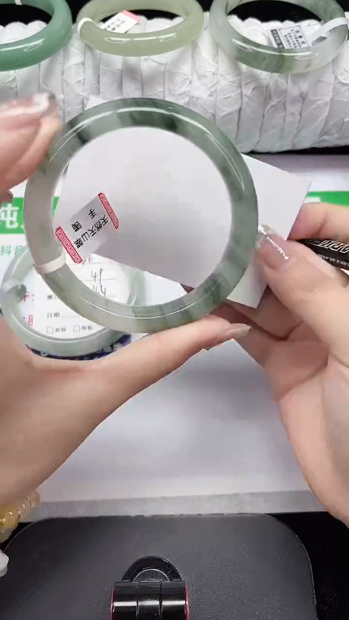 未镶嵌手镯石英质玉47-60/61