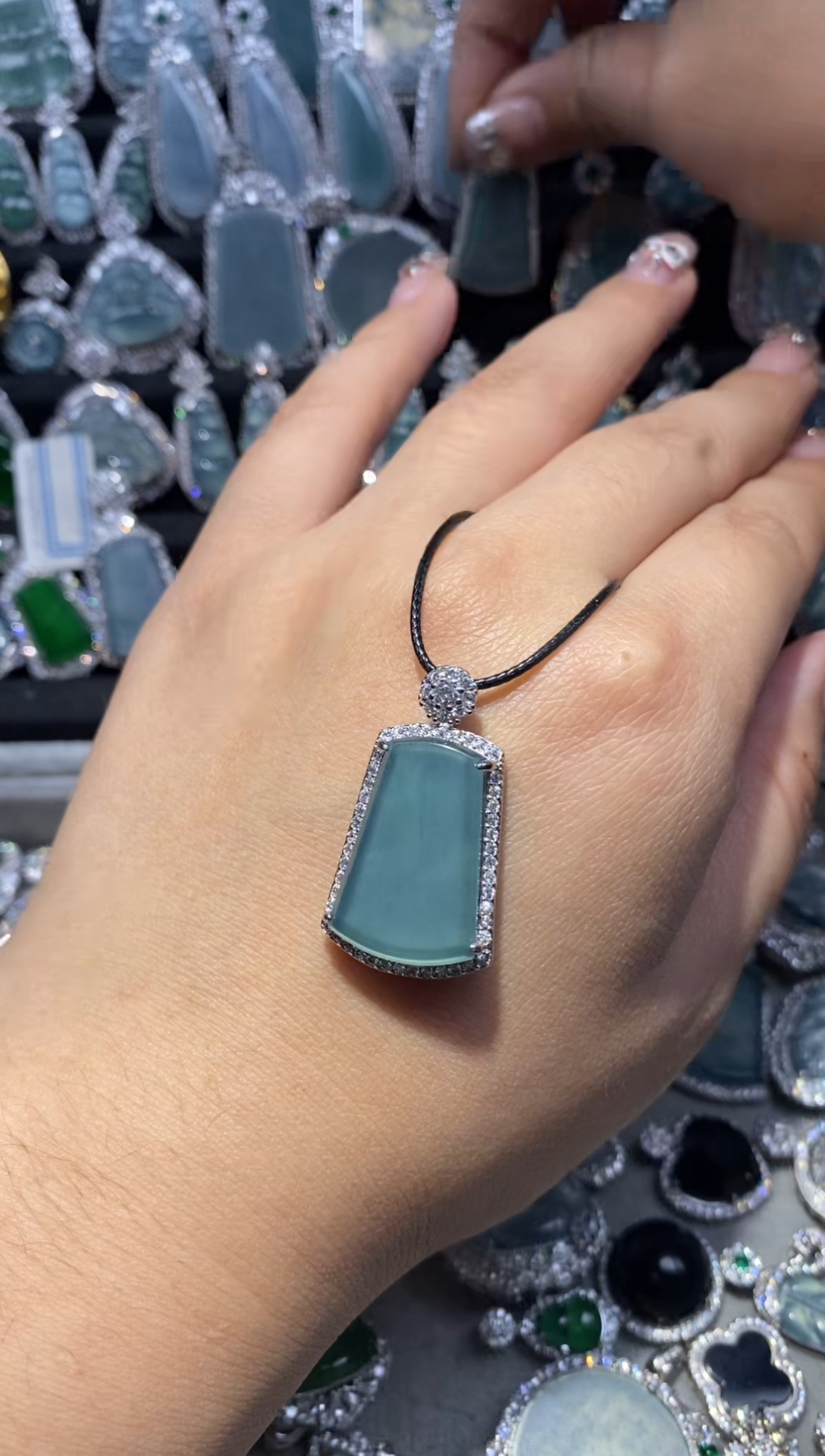 【闪购商品】翡翠颈饰未镶嵌翡翠