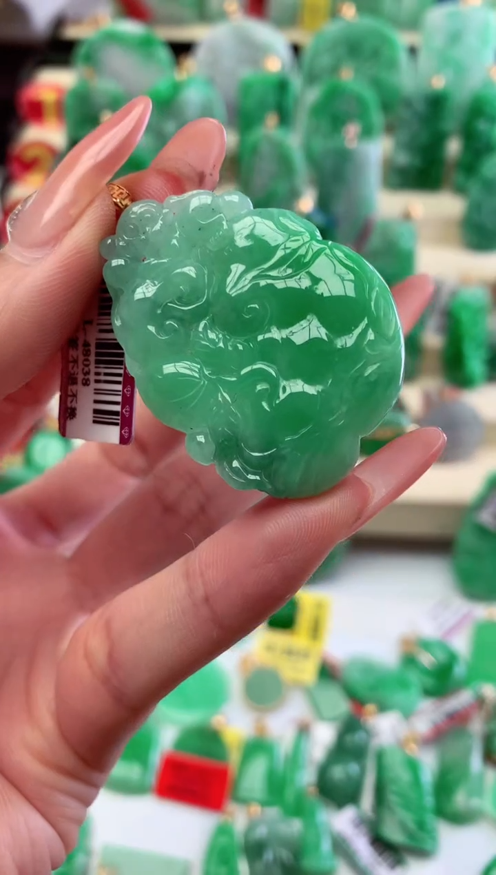 【闪购商品】翡翠吊坠(不含链)18K金镶嵌挂件