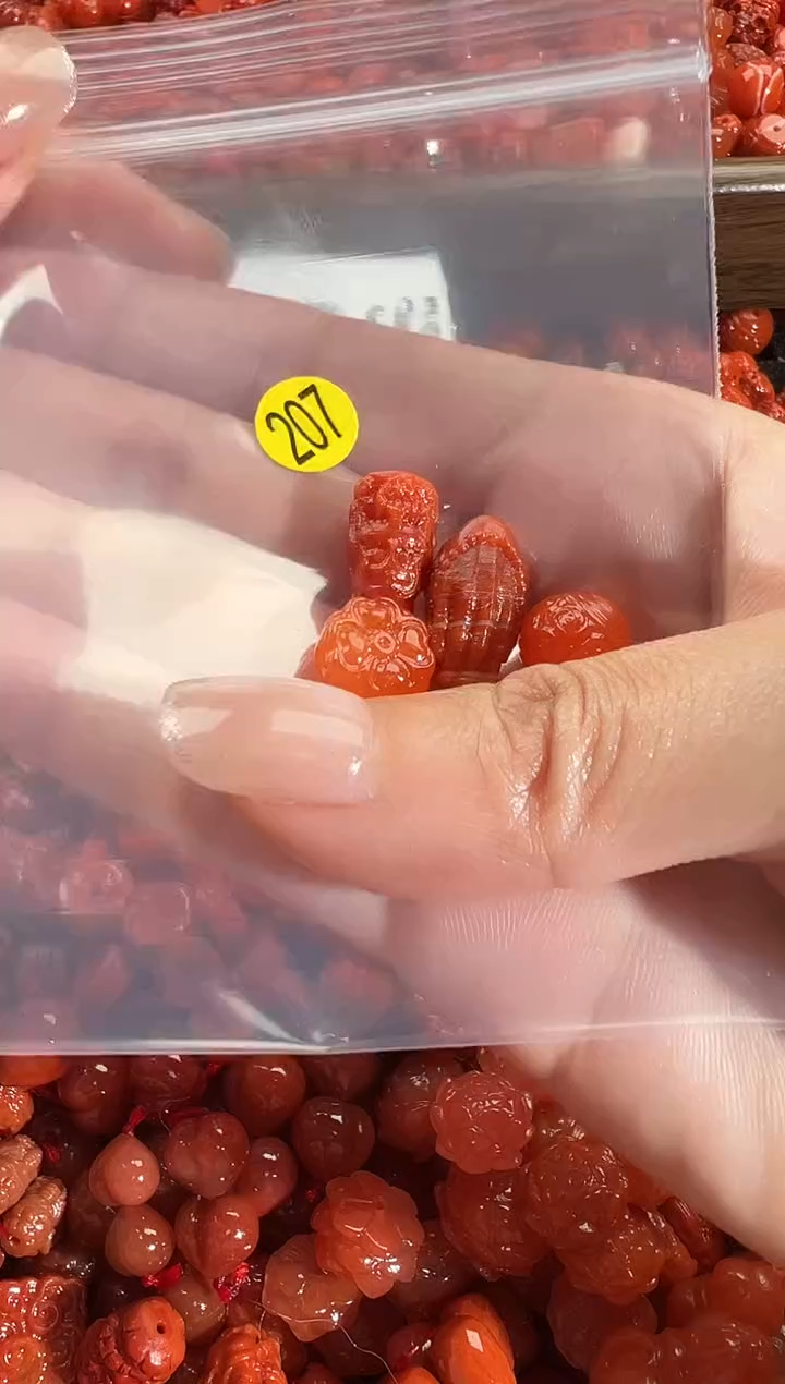 颈饰未镶嵌南红玛瑙1