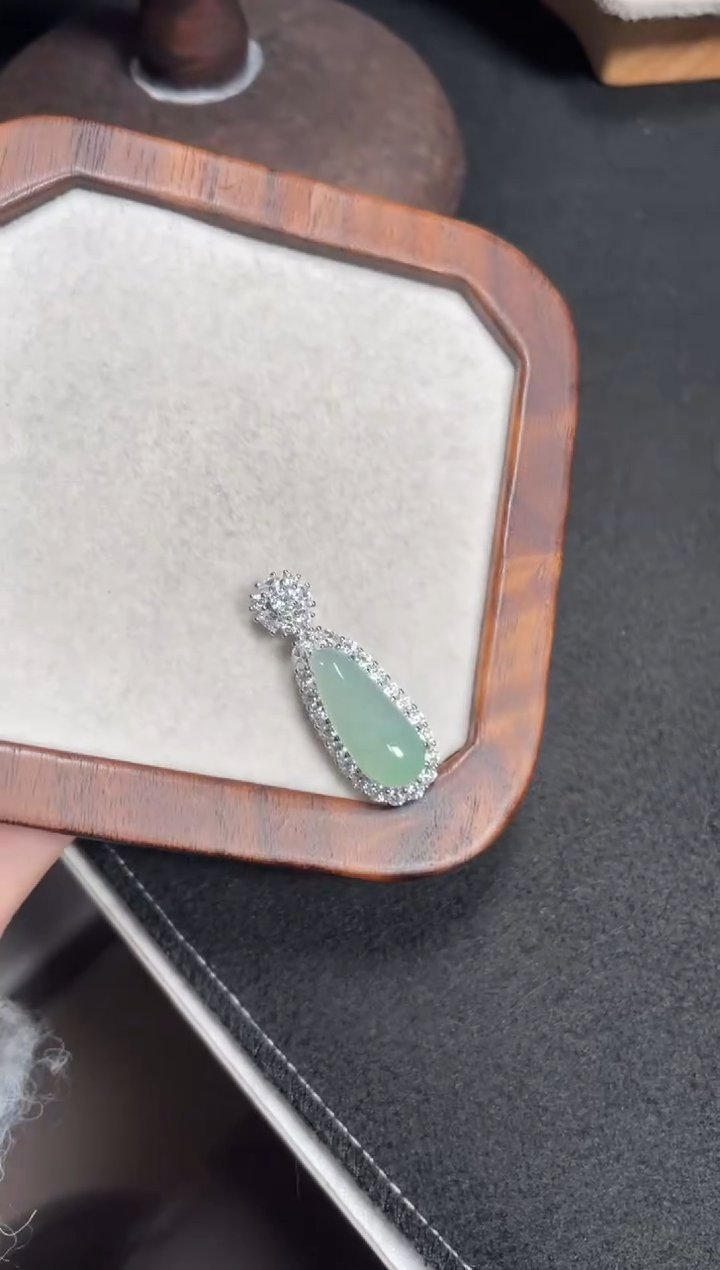 【闪购商品】翡翠颈饰银S925镶嵌翡翠