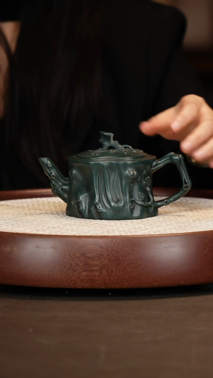 【顾海荣】树桩 墨绿泥220c+公道杯