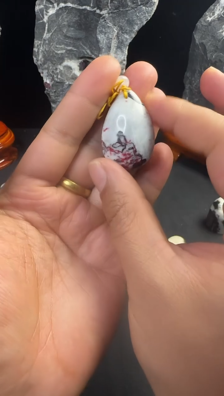 天然辰砂天然朱砂晶体原石吊坠挂件