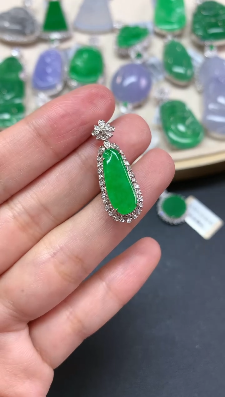 【闪购商品】翡翠吊坠(不含链)18K金镶嵌Q185|9800