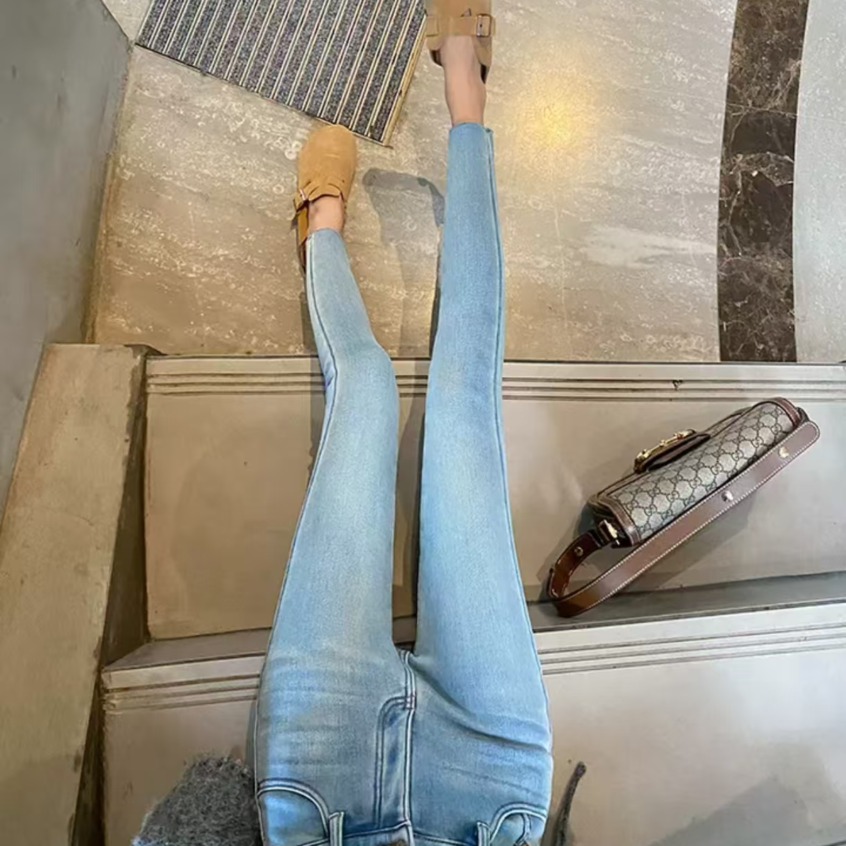 21551秋冬加绒显瘦小脚裤百搭气质牛仔裤女