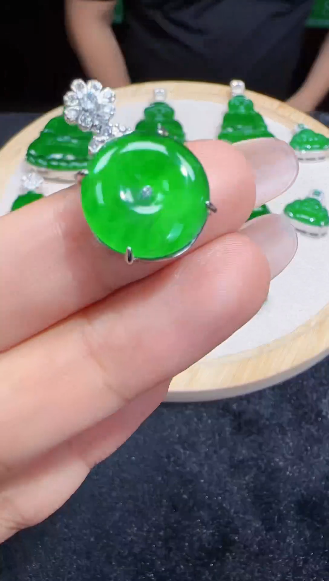 定制翡翠未镶嵌翡翠吊坠25