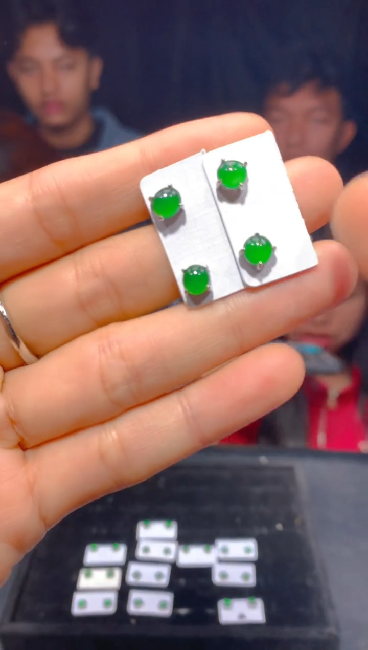 【闪购商品】定制翡翠未镶嵌18多样性发货（发其一）