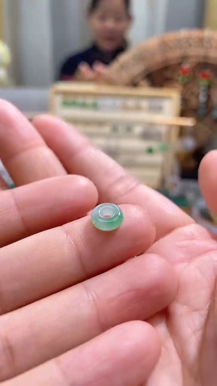 【闪购商品】翡翠颈饰未镶嵌甜甜圈