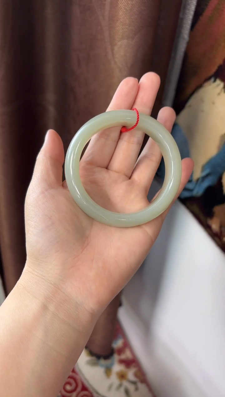 【闪购商品】和田玉手镯未镶嵌且末微色差近矿60